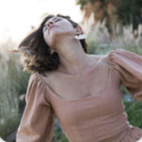 Kara Thoms Boutique Bellflower Top in Golden Straw - Picture 7 of 7